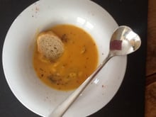 Soupe de patate douce aux baies de Pysalis