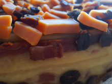 Cake sucré-salé: lardons, carottes et pruneaux