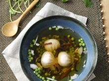 Bouillon aux champignons noirs et Hacao