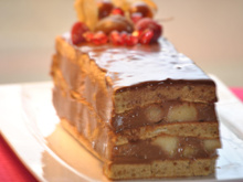 Bûche pralinée au pain dépices et pommes caramel