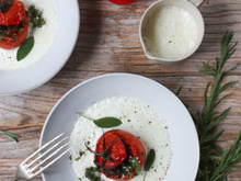 Tomates de France farcies aux légumes, crème à l’estragon et à l’ail