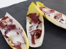 Endives à la viande de grison et écume au caprice des anges