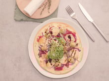 Pizza blanche aux artichauts & bûchette de chèvre