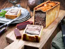 Faut-il dire pâté croûte ou pâté en croûte ? Voici la réponse à cette question gourmande !