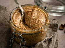 Comment faire de l'amlou, la fameuse pâte à tartiner marocaine complètement addictive ?