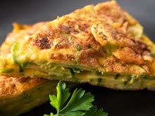 Frittata de courgettes : la recette express où l’on mélange tout dans un saladier et hop au four