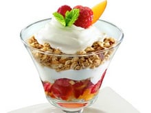 Salade de muësli et fruits