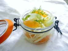 Salade fenouil, pamplemousse, hareng fumé à emporter dans son pot