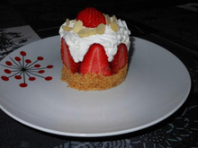 Fraises chantilly-vanille et sa génoise aux palets bretons