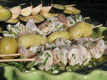 Brochettes de blancs de poulet marinés