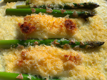 Crumble d'asperges à la mimolette