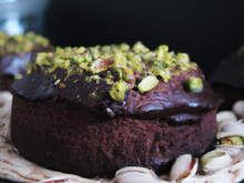 Cake au chocolat noisettes et pistaches