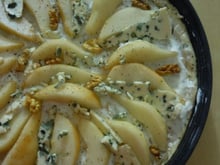 Pizza à la poire, au roquefort et noix