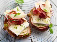 15 idées recettes de toasts faciles et originales pour Noël