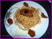Spaghetti tapenade pesto-tomates maison