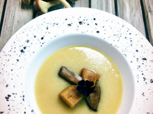 Potage de topinambour au foie gras
