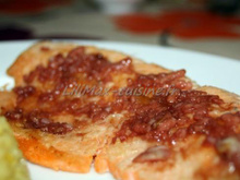 Filet de truite saumonée sauce vinaigre et ail