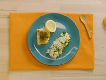 Cabillaud au curry et riz aux légumes verts