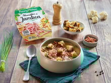 Velouté de chou-fleur rôti aux allumettes de jambon : notre recette réconfortante pour les soirs d’hiver