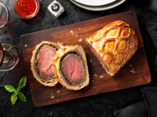 Un plat parfait pour Noël : testez cette recette de boeuf Wellington, pour un résultat aussi bon que beau !