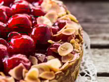 Gâteau aux cerises confites et amandes