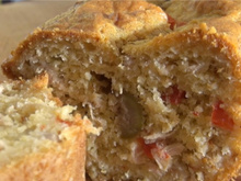 Cake au thon, poivron et parmesan