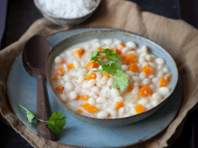 Coco riz coco (haricots cocos, lait de coco et riz parfumé, ailerons de poulet)