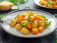 “C’est hyper facile” : Cyril Lignac propose sa recette de gnocchis au potimarron, un délice d’automne