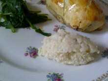 Pavé d'autruche en croûte, purée de céleri, épinards