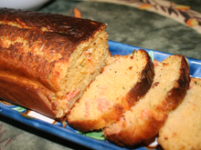 Cake extra moelleux au saumon, crabe et ciboulette