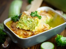 Savez-vous comment réaliser un délicieux cake invisible aux courgettes ?