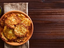 Très croustillant à l’extérieur et moelleux à l’intérieur : Cyril Lignac revisite la pomme Anna, ce plat incontournable à base de pommes de terre