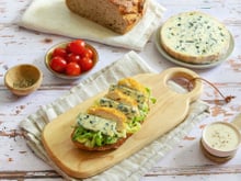 Tartine façon salade Caesar à la Fourme d'Ambert AOP