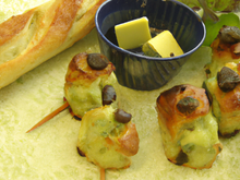 Briochettes au roquefort et fondue de poireaux aux raisins secs