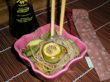 Soba sautées aux courgettes et au gingembre