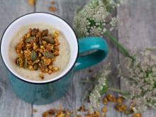 Une diététicienne partage sa recette de granola salé, parfaite pour sublimer vos soupes ou vos crumbles !