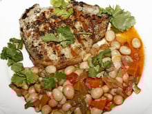 Poulet poché sauce suprème riz pilaf