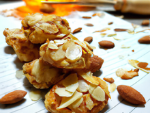 Craquant glacé aux amandes et zestes confits