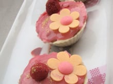 Cupcake framboise en coque de chocolat