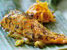 Portion de saumon à l'étouffée