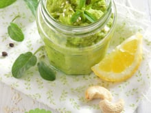 Pesto végétal de courgettes crues