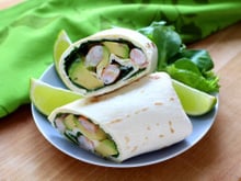 Wraps avocat houmous et crevettes