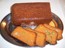 Cake au thon, tomate et cornichons