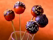 Bouchées tomate-chocolat, aux graines de sésame et pavot