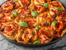 Cette recette de pizza à faire avec des tranches de baguette va bluffer tout le monde à l’apéro