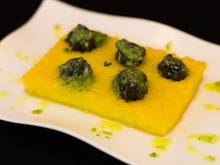 Escargots persillés sur polenta à l'emmental