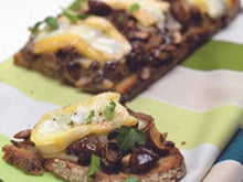Tartine de reblochon aux champignons