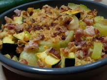 Crumble aux courgettes et aux lardons