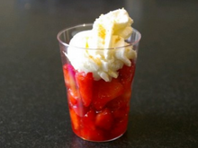 Soupe de fraises à l'eau de fleurs d'oranger et sa chantilly au mascarpone au gingembre