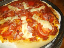 Pizza tomates lardons au companion